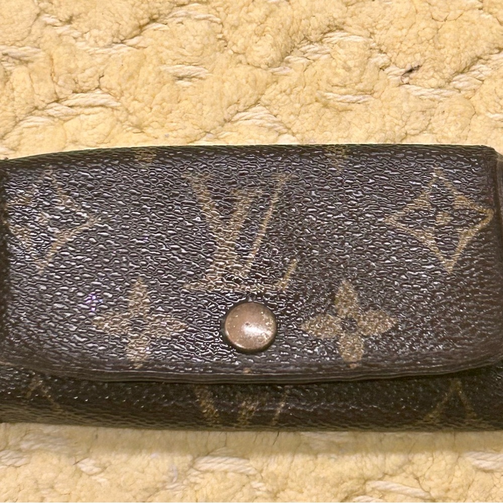 SOLD 🎊🎊🎊Louis Vuitton key holder - Picture 1 of 11